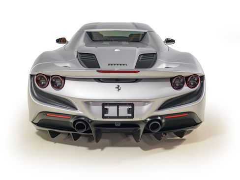 Used 2021 Ferrari F8 Tributo image 16