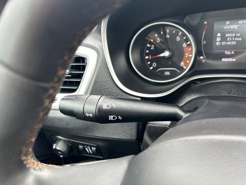 Used 2021 Jeep Compass Latitude w/ Sun and Sound Group AWD/4WD image 41