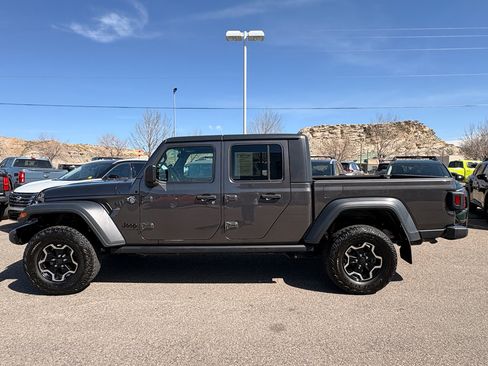 Used 2020 Jeep Gladiator Sport w/ Quick Order Package 24S AWD/4WD image 2