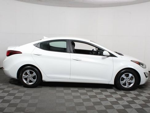 Used 2014 Hyundai Elantra SE image 7