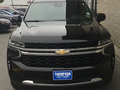Used 2023 Chevrolet Tahoe LS image 3
