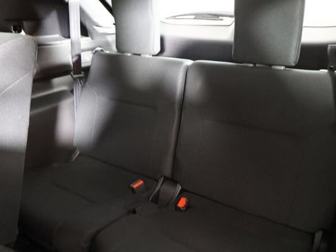 Used 2024 Mitsubishi Outlander ES FWD image 16