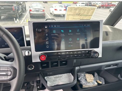 Used 2024 Chevrolet Brightdrop 400 w/ Commercial Equipment Package AWD/4WD image 16