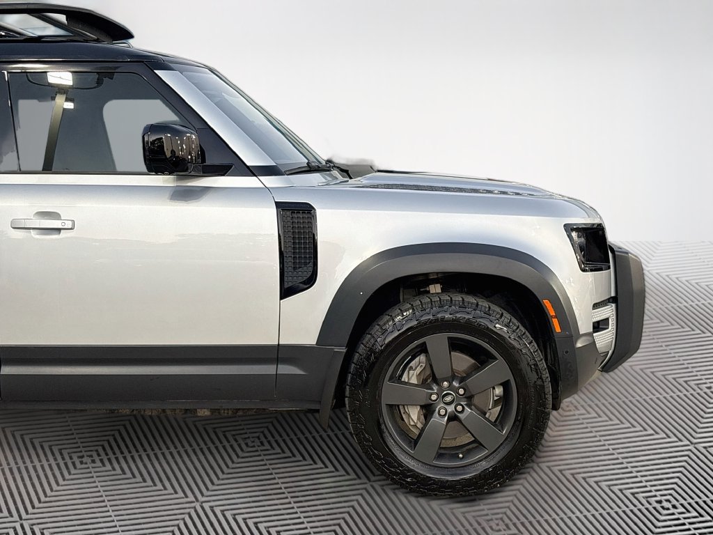 Used 2020 Land Rover Defender 110 First Edition AWD/4WD image 14
