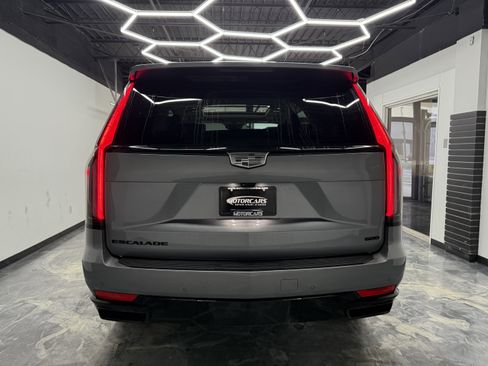 Used 2024 Cadillac Escalade Sport Platinum image 4