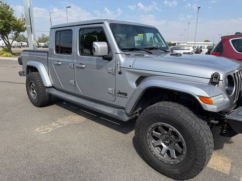 Used 2021 Jeep Gladiator Overland AWD/4WD image 2