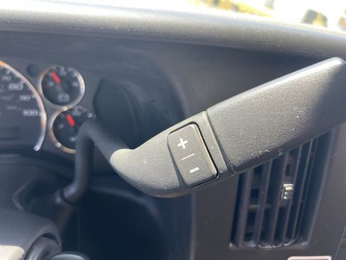 Used 2021 GMC Savana 3500 Extended w/ Power Convenience Package RWD image 27
