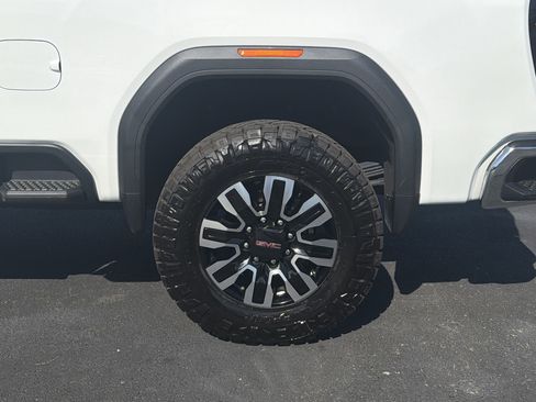 Used 2025 GMC Sierra 2500 SLT image 35