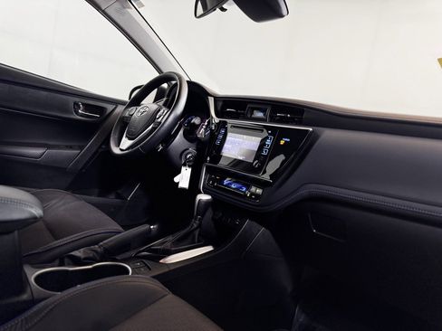 Used 2019 Toyota Corolla SE image 8