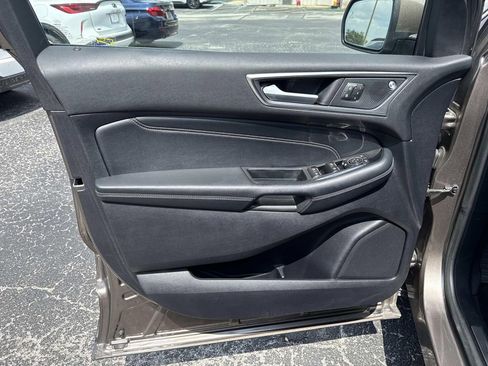 Used 2019 Ford Edge Titanium w/ Equipment Group 301A FWD image 18