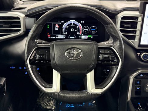Used 2022 Toyota Tundra Platinum AWD/4WD image 18