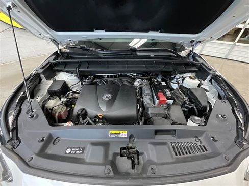 Used 2021 Toyota Highlander LE FWD image 34