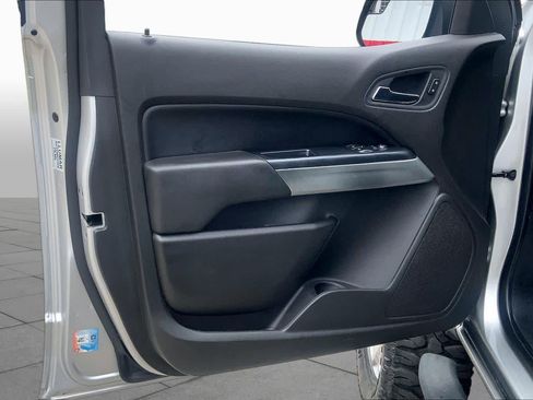 Used 2015 Chevrolet Colorado LT RWD image 20