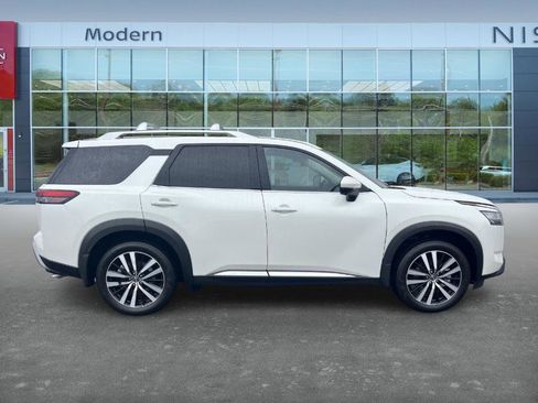 Certified 2024 Nissan Pathfinder Platinum w/ Cargo Package image 4