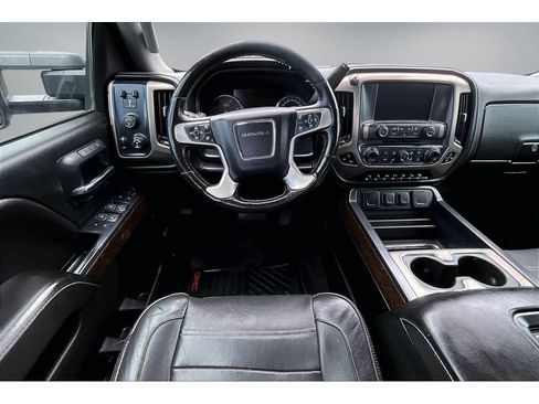 Used 2018 GMC Sierra 3500 Denali w/ Duramax Plus Package AWD/4WD image 9