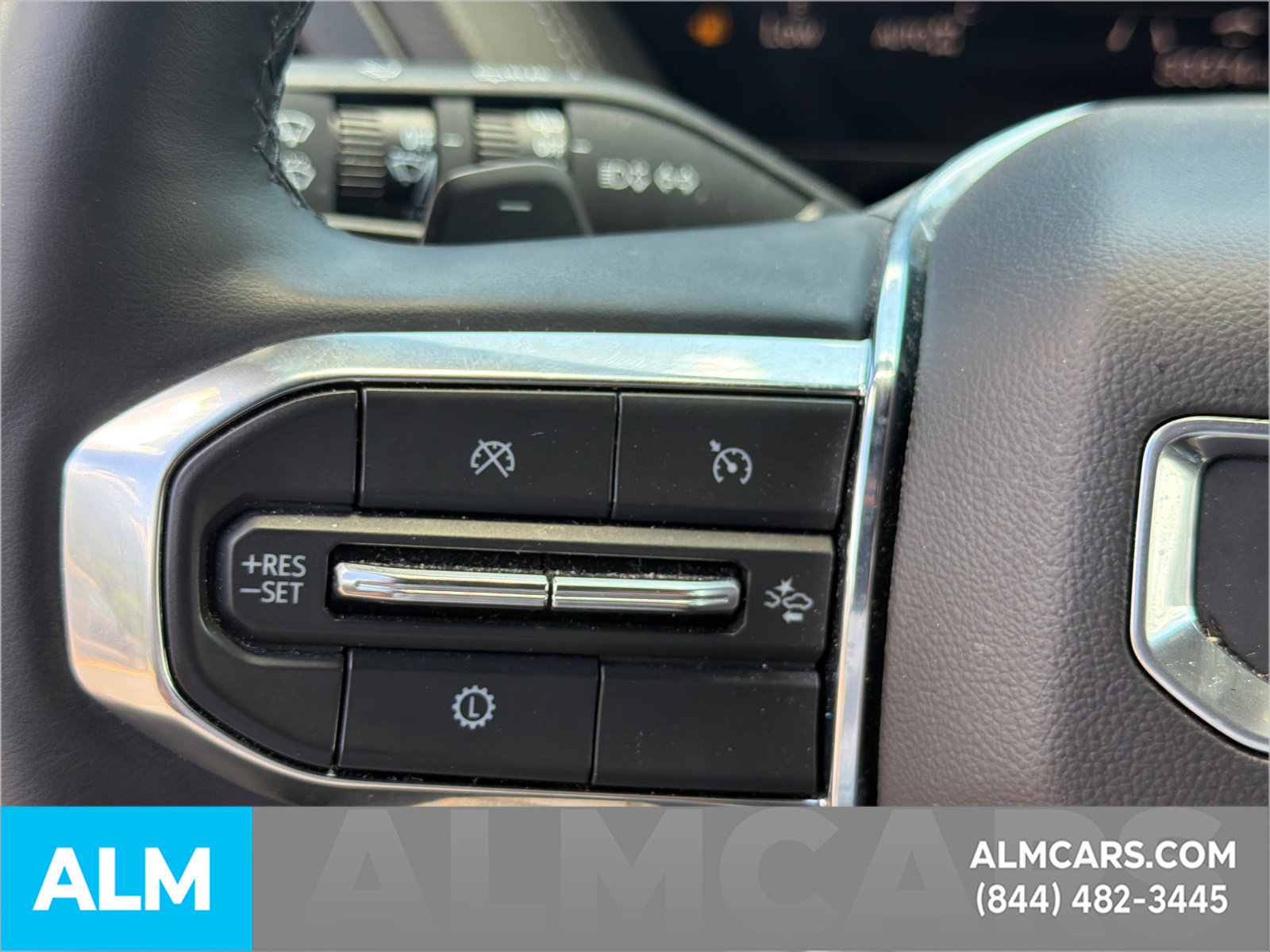Used 2025 GMC Yukon Denali AWD/4WD image 28