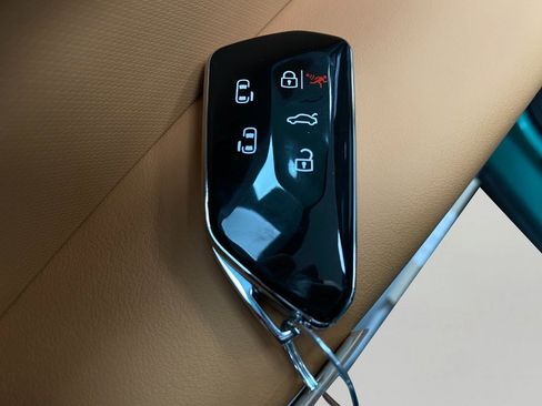 New 2025 Volkswagen ID. Buzz 1st Edition image 29