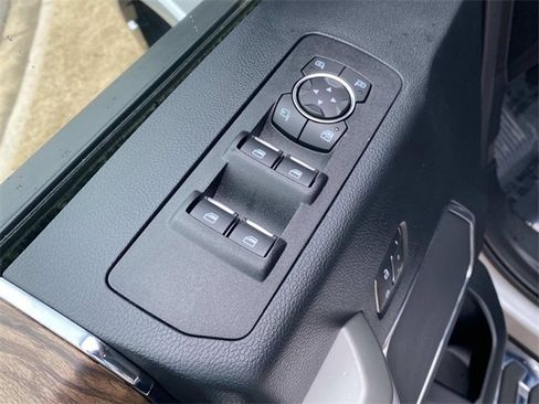 Certified 2019 Ford F150 Lariat w/ Equipment Group 502A Luxury image 17