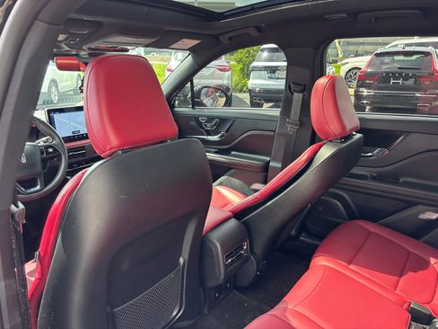 Certified 2025 Lincoln Corsair Reserve AWD/4WD image 27