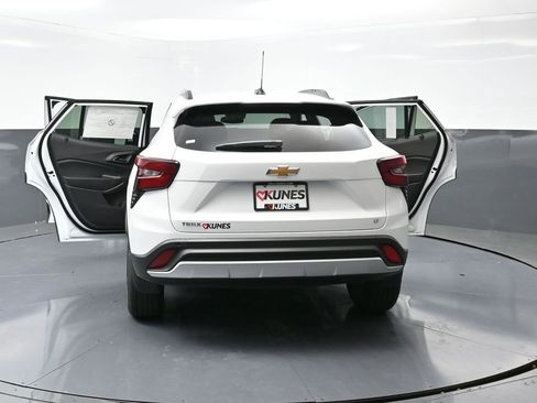 New 2025 Chevrolet Trax LT w/ Driver Confidence Package image 52