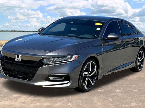 Used 2019 Honda Accord Sport image 2
