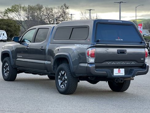 Used 2021 Toyota Tacoma TRD Off-Road w/ Technology Package image 6