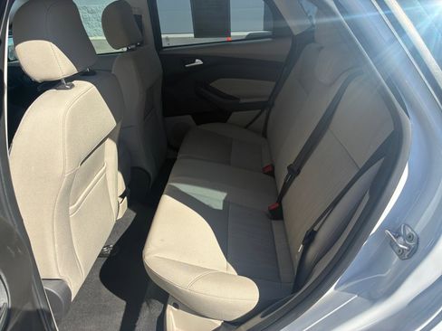 Used 2016 Ford Focus SE w/ SE Power Seat Package image 16