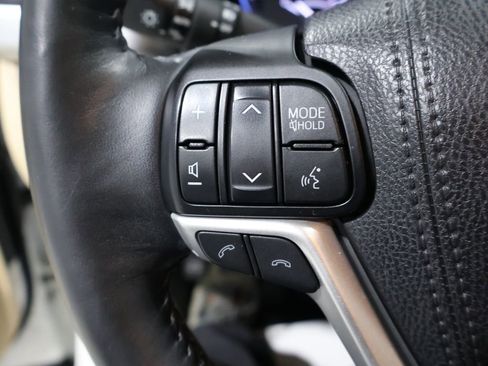 Used 2017 Toyota Highlander Limited Platinum image 34