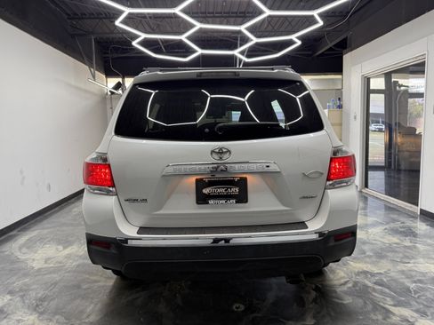Used 2013 Toyota Highlander Limited AWD/4WD image 4