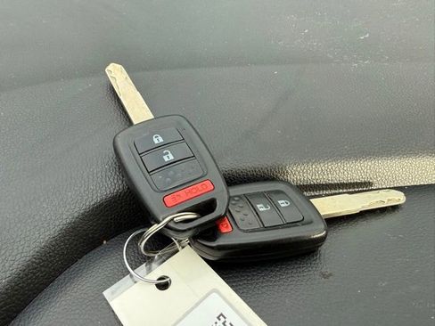 Used 2018 Honda Fit LX image 12