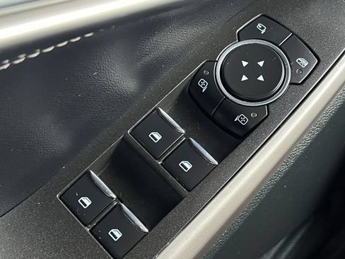 Used 2023 Ford Explorer Limited w/ Equipment Group 301A RWD image 22