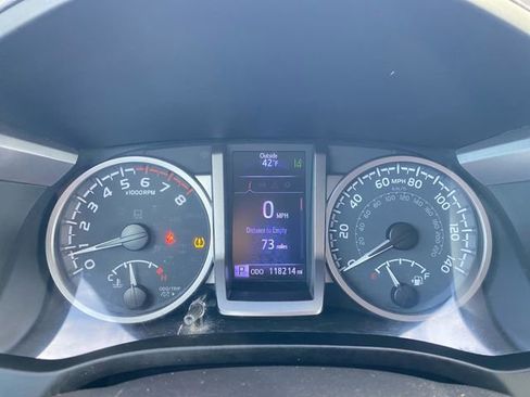 Used 2020 Toyota Tacoma SR5 image 21