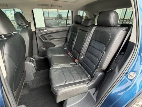 Used 2018 Volkswagen Tiguan SEL Premium image 17