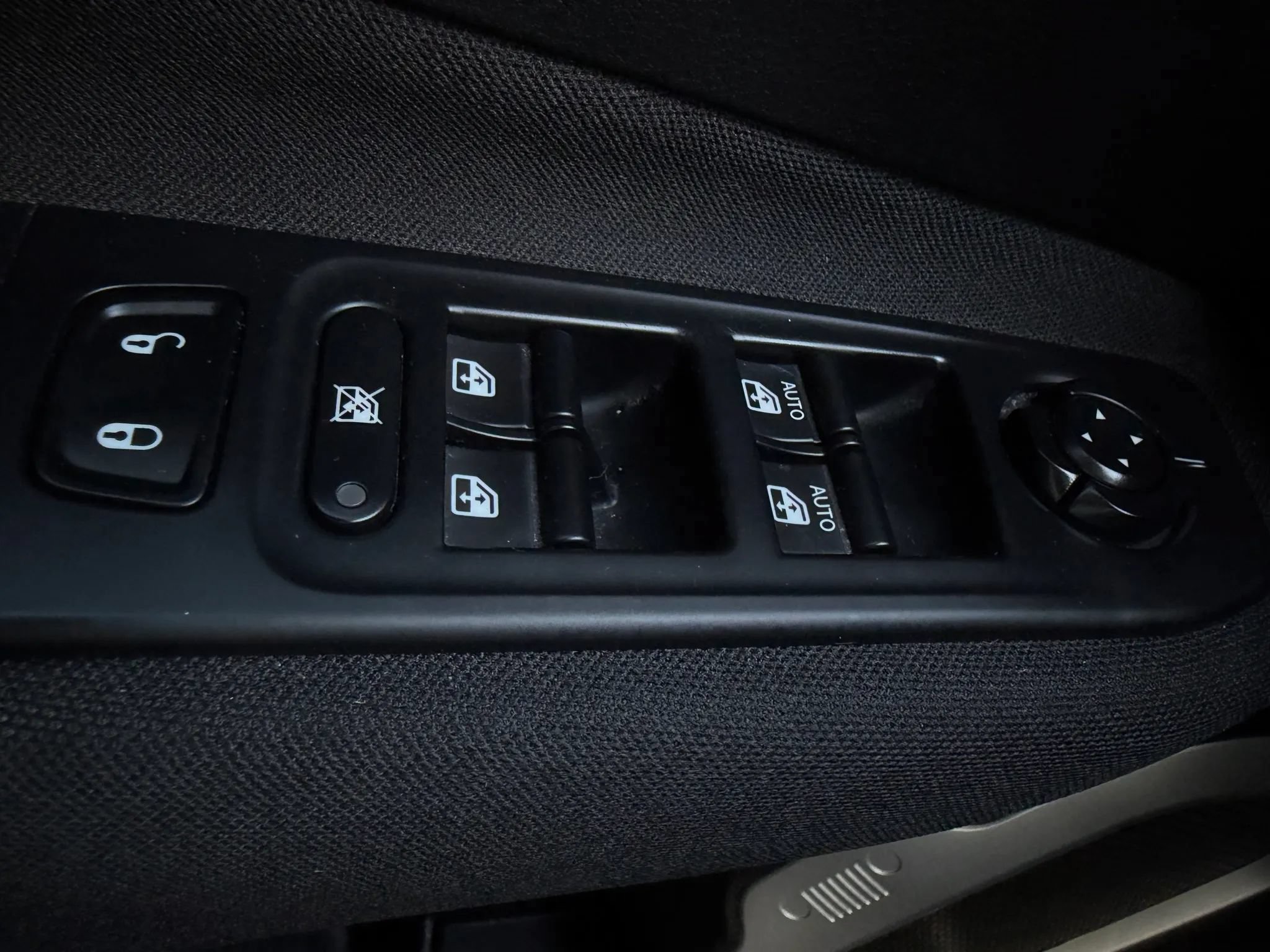 Used 2019 Jeep Renegade Latitude w/ Safety & Security Group II FWD image 44