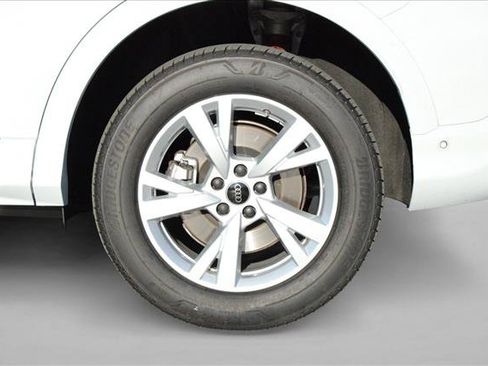 Certified 2025 Audi Q5 Premium w/ Convenience Package AWD/4WD image 14