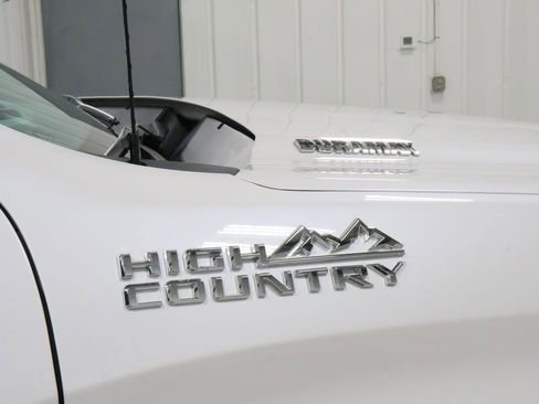 Used 2024 Chevrolet Silverado 1500 High Country w/ High Country Premium Package image 29