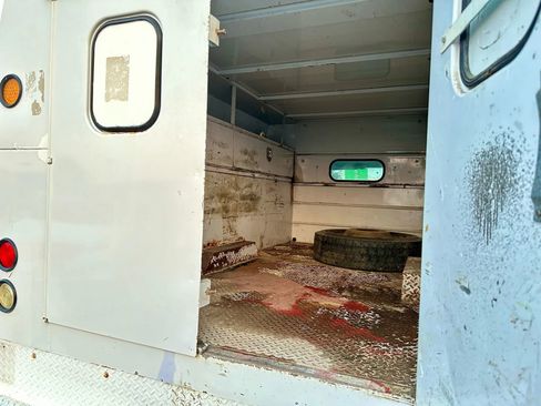 Used 2006 Ford F450 4x4 SuperCab Super Duty image 5