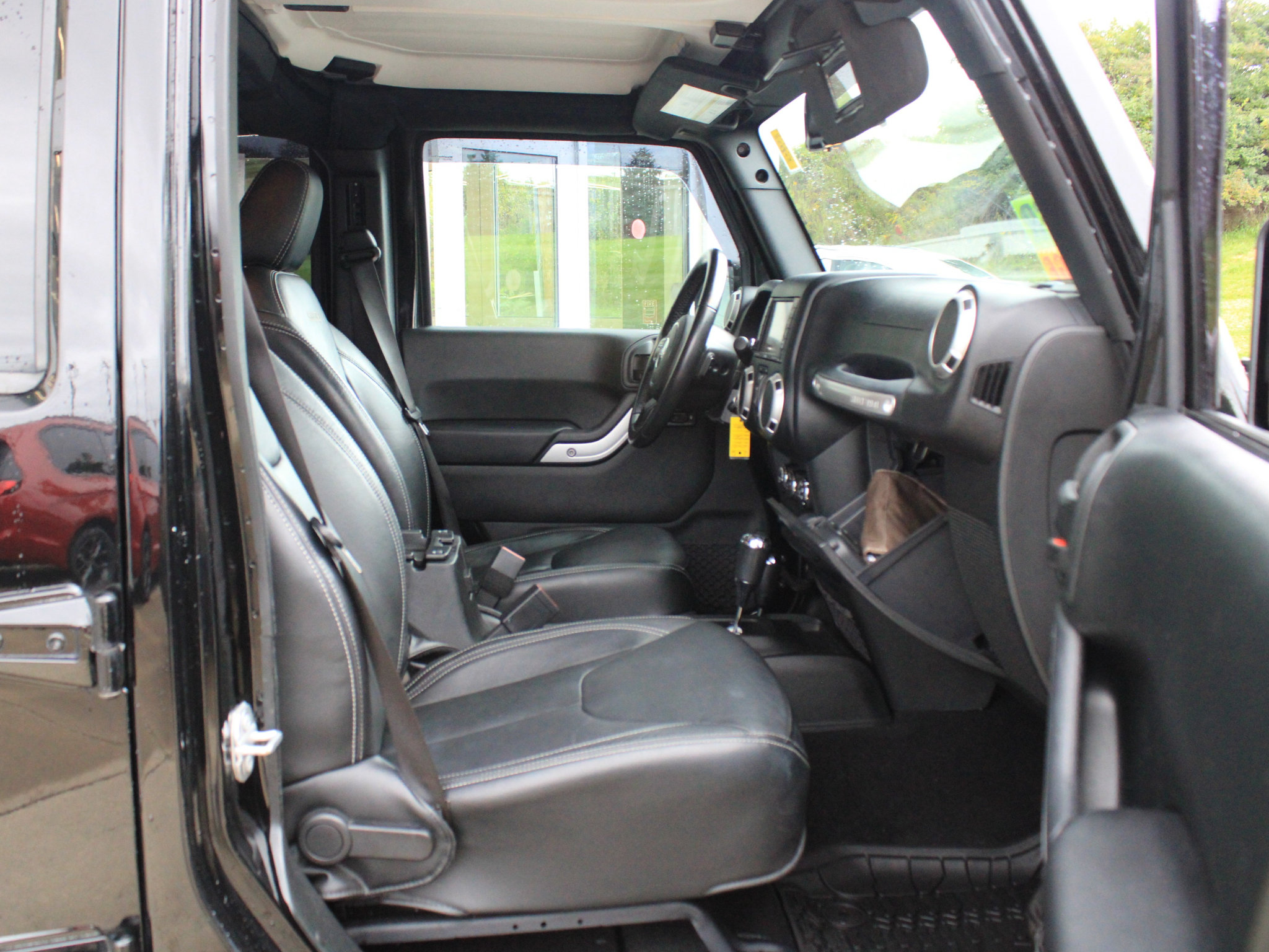 Used 2017 Jeep Wrangler Unlimited Sahara w/ Dual Top Group AWD/4WD image 24