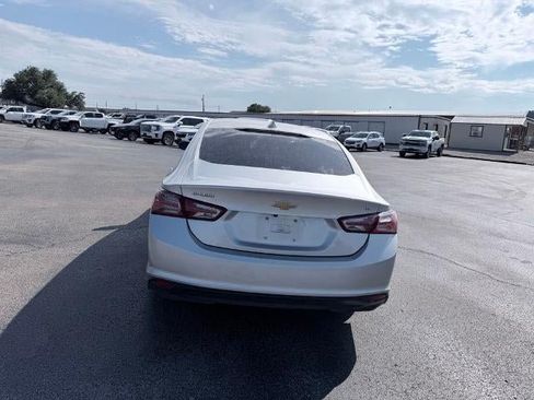Used 2021 Chevrolet Malibu LT FWD image 4