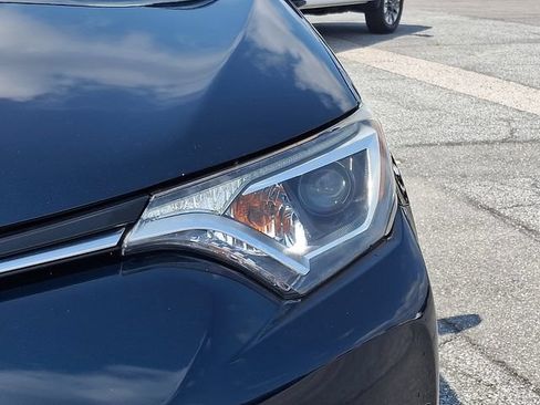 Used 2018 Toyota RAV4 XLE w/ Plus Extra Value Package AWD/4WD image 9