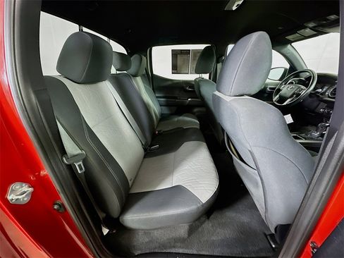Used 2020 Toyota Tacoma TRD Sport image 11