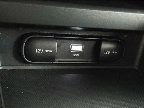 Used 2023 Kia Soul LX image 32