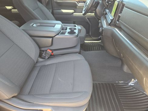 Used 2025 Chevrolet Silverado 1500 LT AWD/4WD image 9