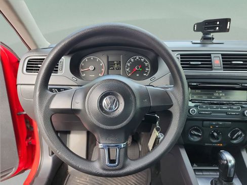 Used 2013 Volkswagen Jetta S image 9