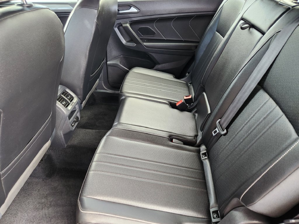 Used 2022 Volkswagen Tiguan SE FWD image 19