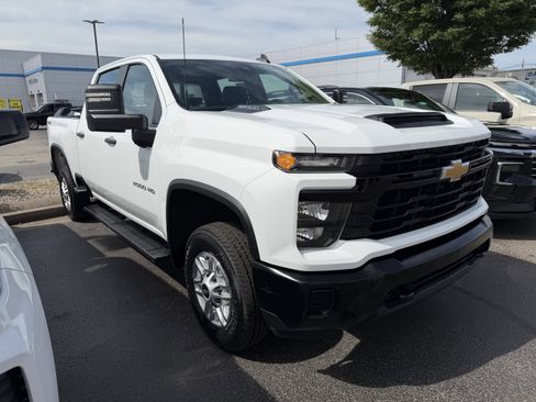 Used 2024 Chevrolet Silverado 2500 W/T w/ WT Fleet Convenience Package AWD/4WD image 2