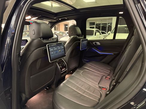 Used 2020 BMW X5 sDrive40i w/ M Sport Package image 11
