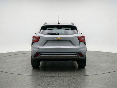 Used 2025 Chevrolet Trax LT w/ LT Convenience Package FWD image 7