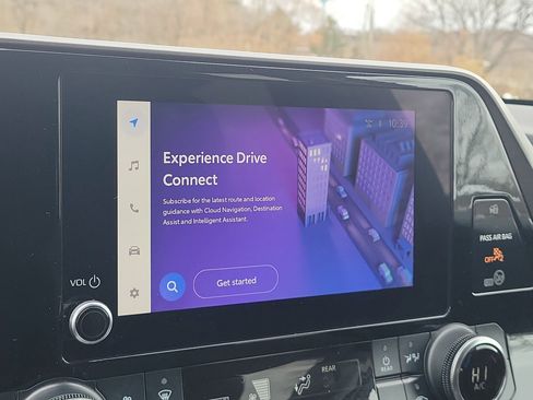 Used 2024 Toyota Highlander LE image 25