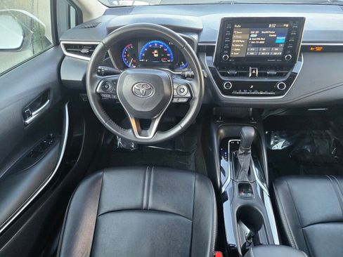 Used 2022 Toyota Corolla XLE image 11